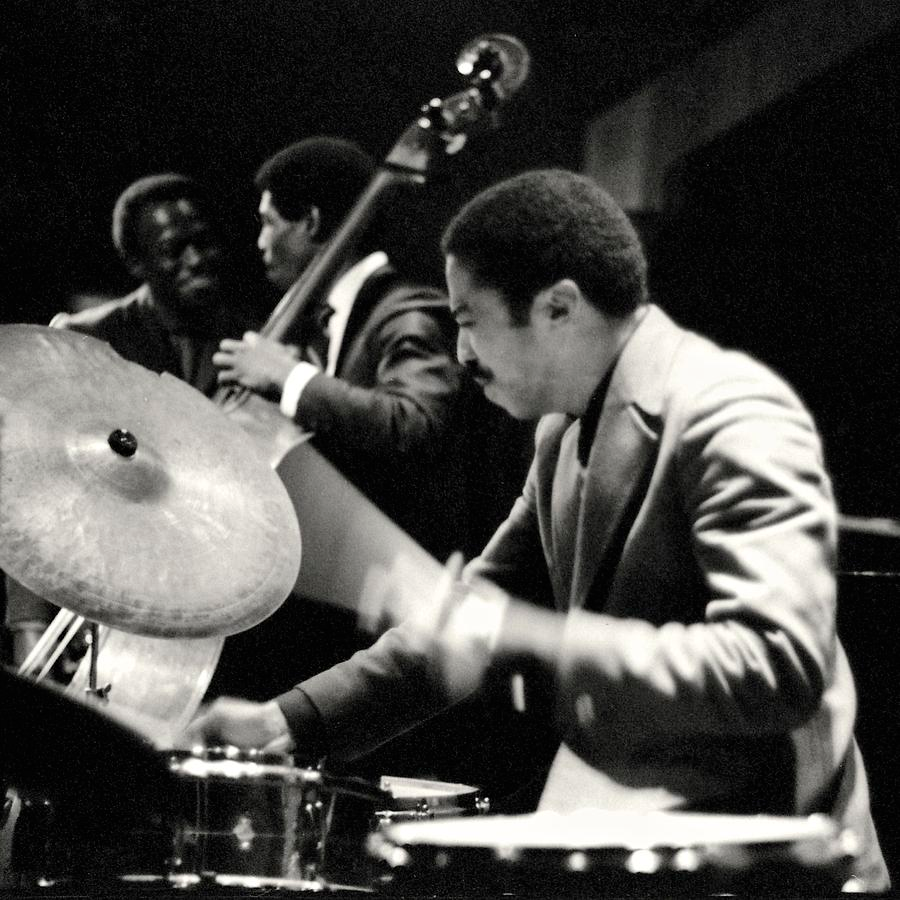 93e0571a b4a2 4a08 b9d5 af628e593fdf | Zero to Drum Tony Williams En El Escenario