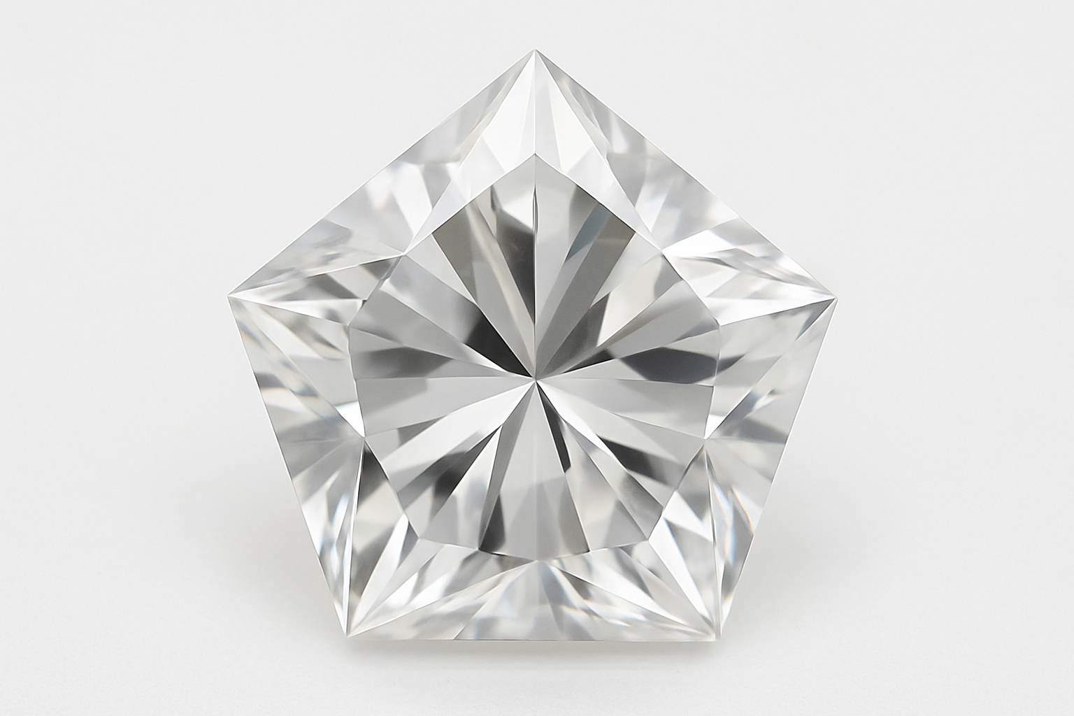 Pentagonal formos deimantas – penkiakampis siluetas ant balto fono.
