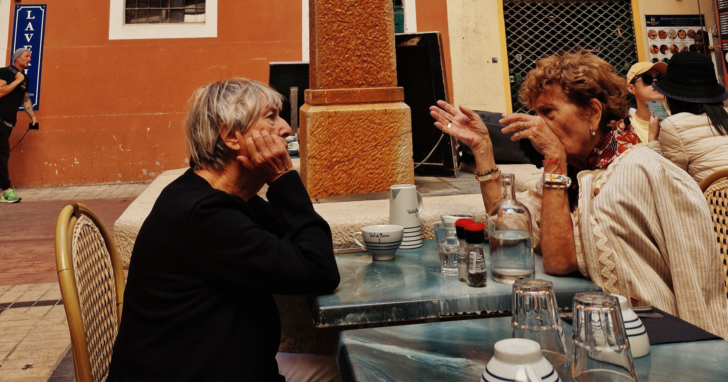women having coffee