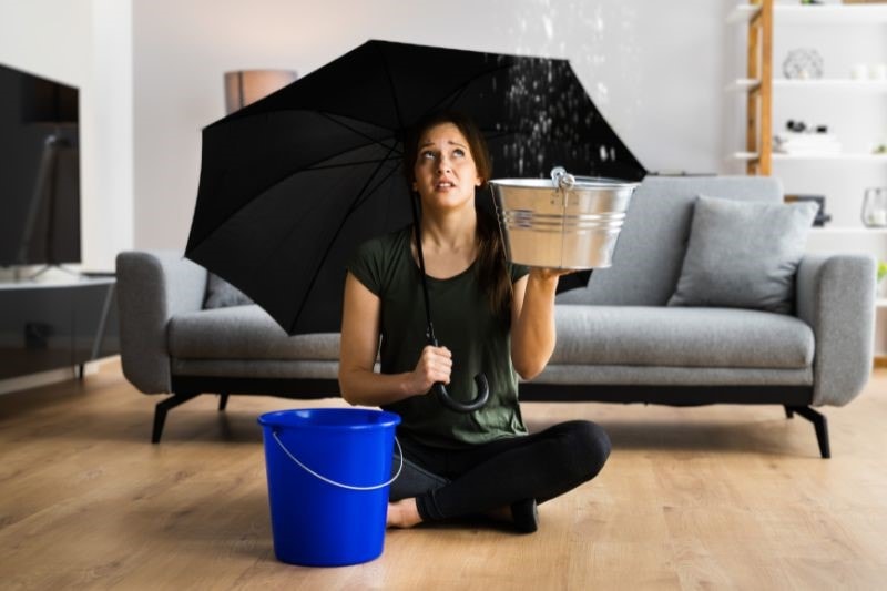 washing-dishes-leak-on-ceiling