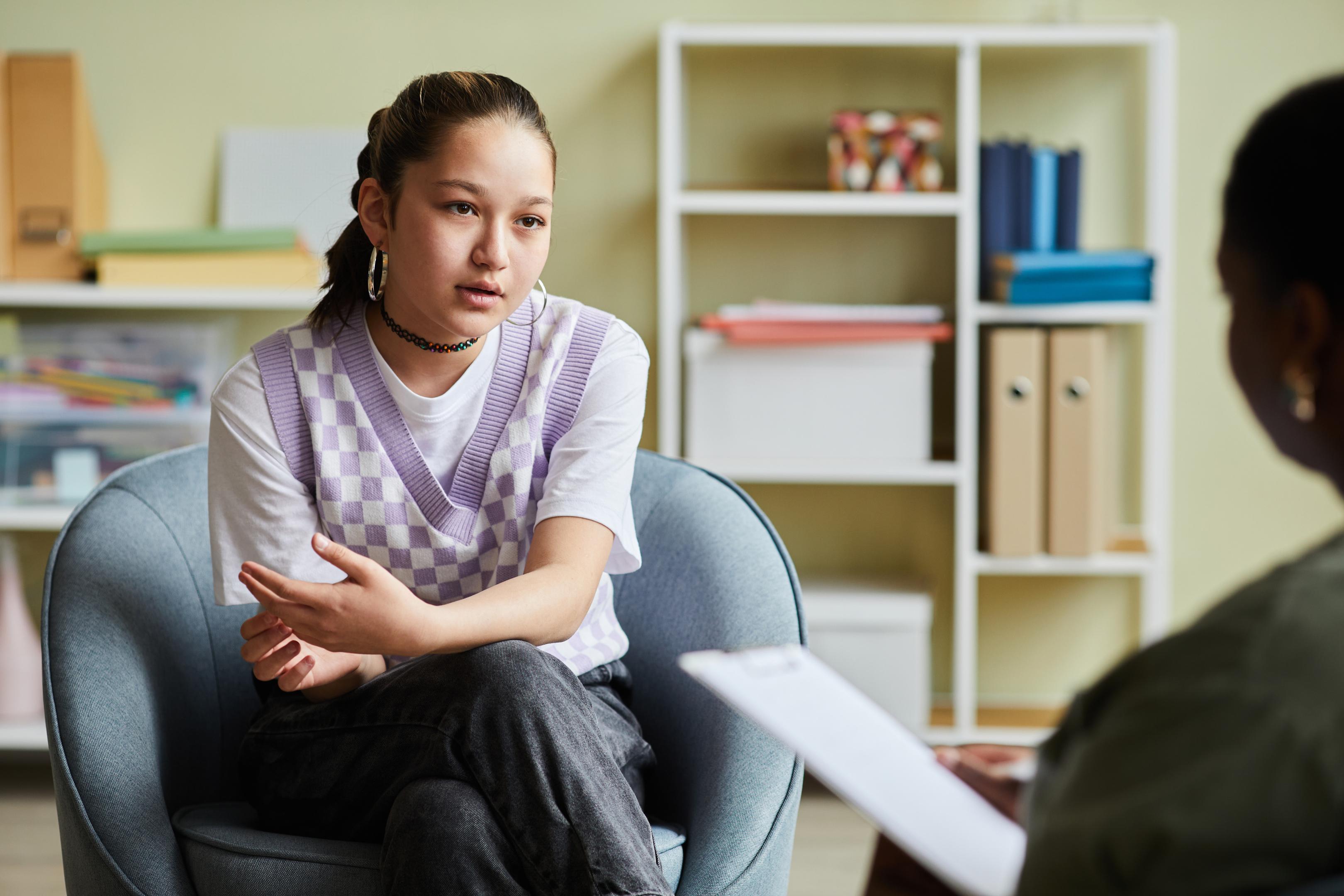 Therapy in teen addiction treatment