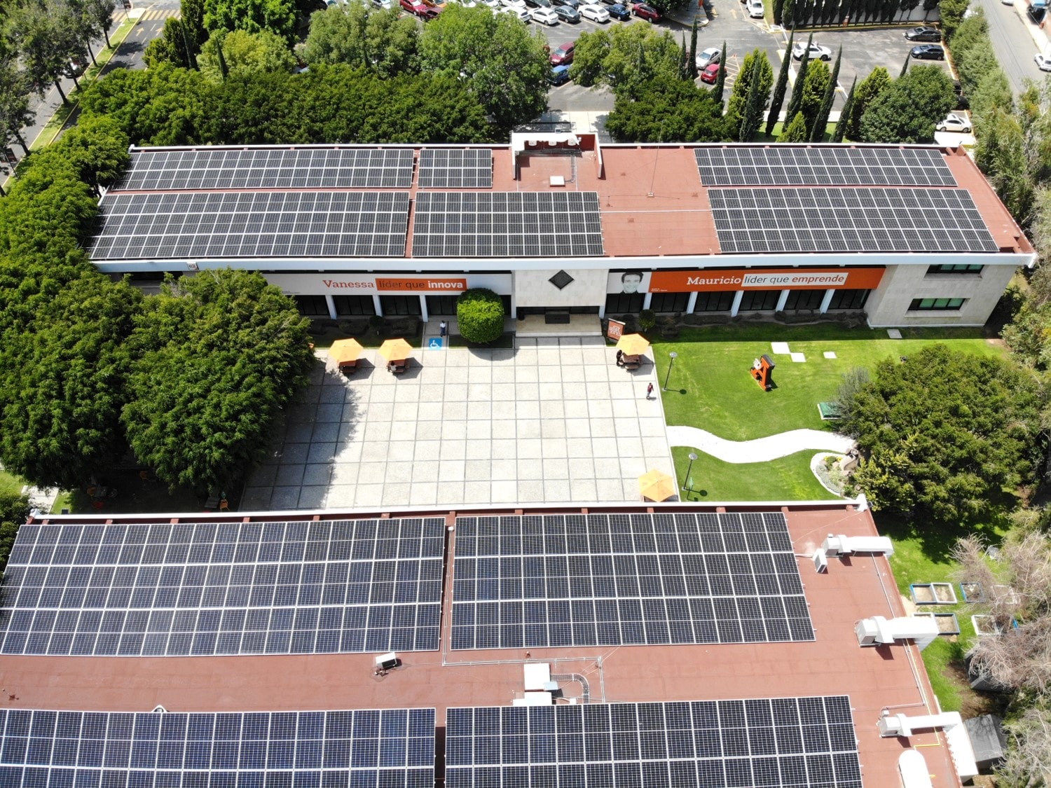 Edificios con paneles solares en el mundo