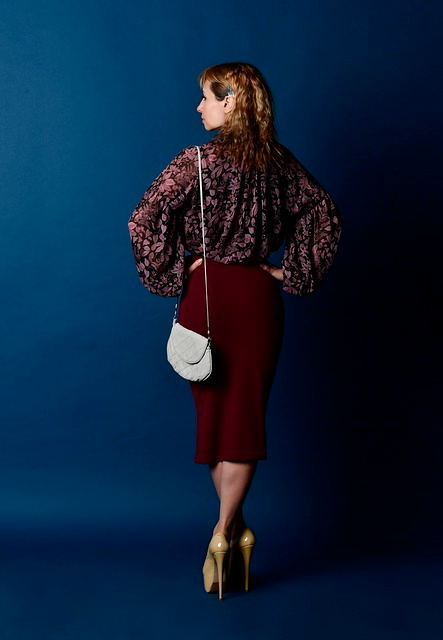 woman, handbag, pencil skirt