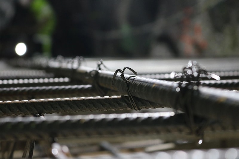 info-1-1 Tying Rebar in Construction