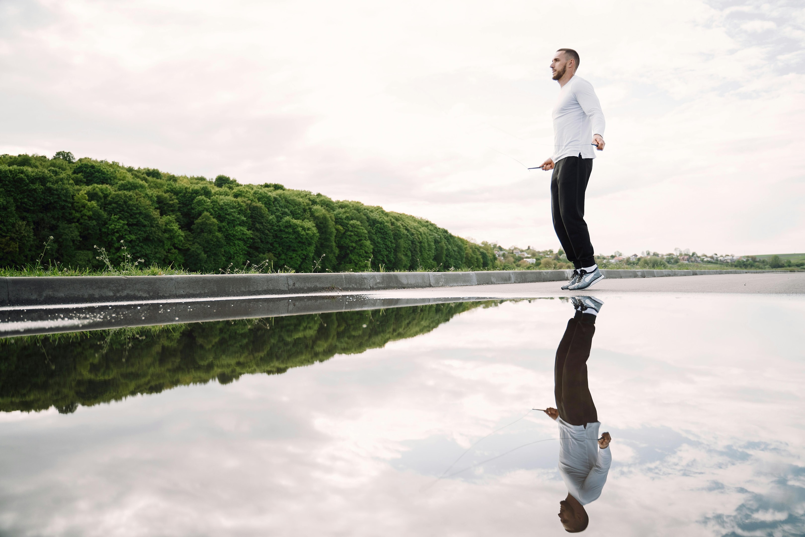 Photo by Gustavo Fring: https://www.pexels.com/photo/man-using-jumping-rope-4920427/