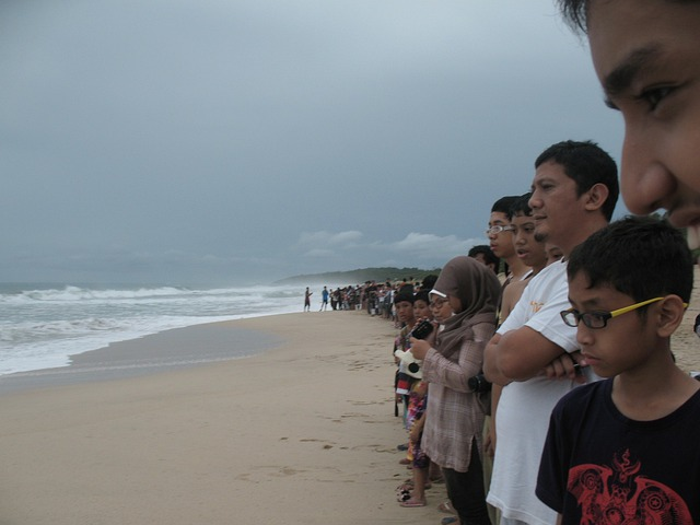 waiting, queue, beach