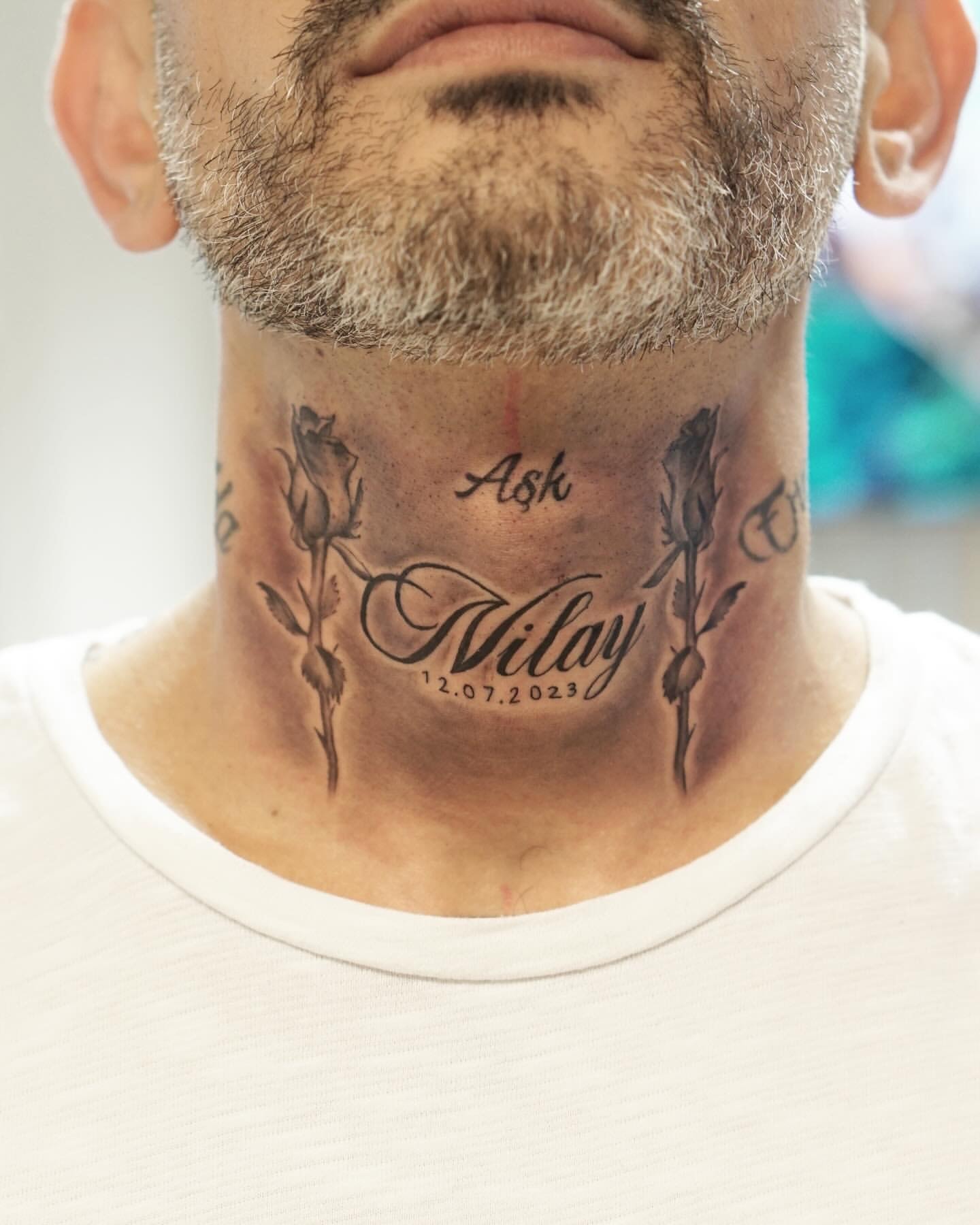 hals tattoo männer
