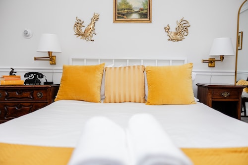 Cozy room at Stanton House Inn in Greenwich, Connecticut