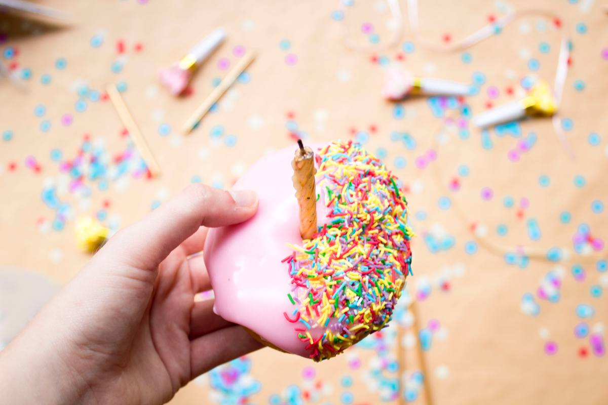 Happy Birthday Wishes for a fantastic birthday and funny birthday wishes - Fabulous Flowers donut with sprinkles