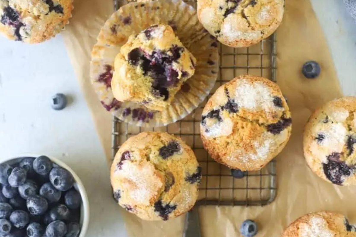 Vegetable oil can be used to make blueberry muffins.