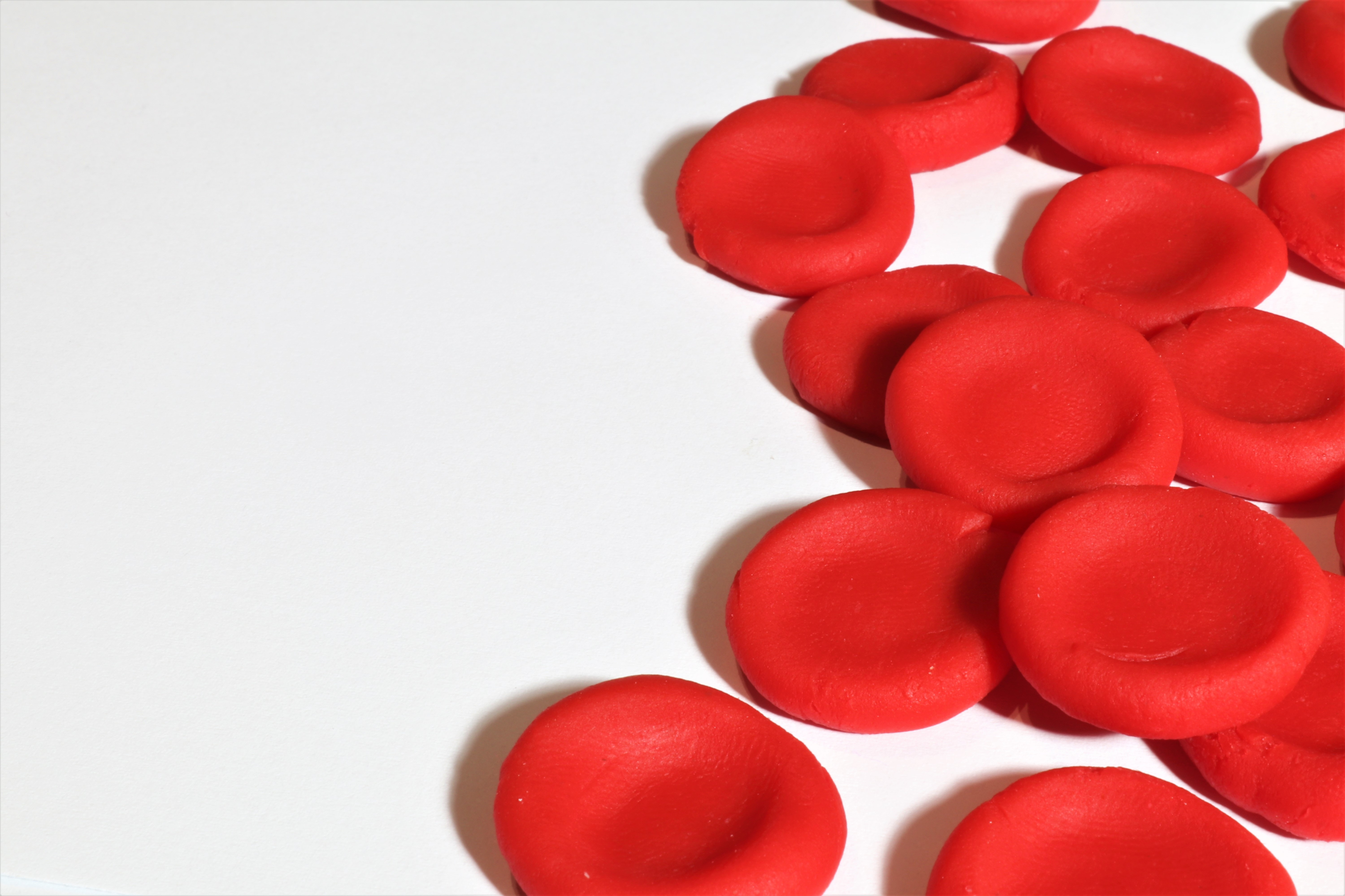 https://www.pexels.com/photo/red-bloodcells-on-white-surface-5149400/