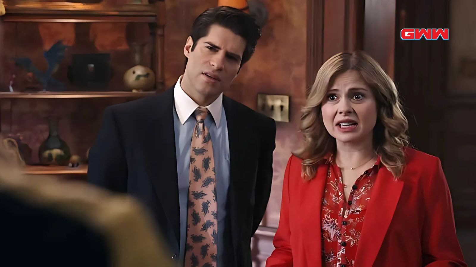 Rose McIver and Asher Grodman in Ghosts