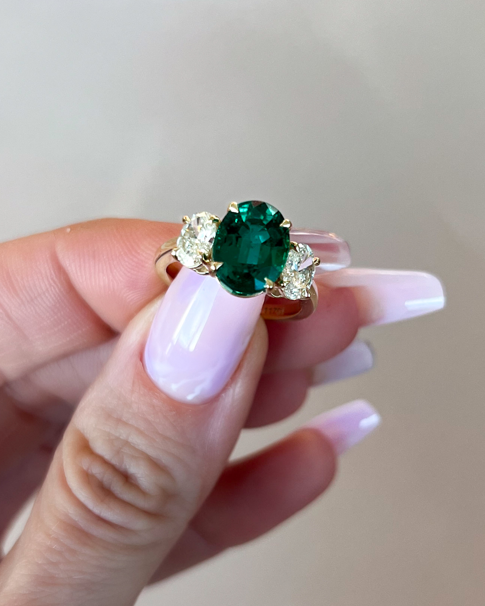 GOODSTONE Triad Ring With Oval Cut Green Emerald