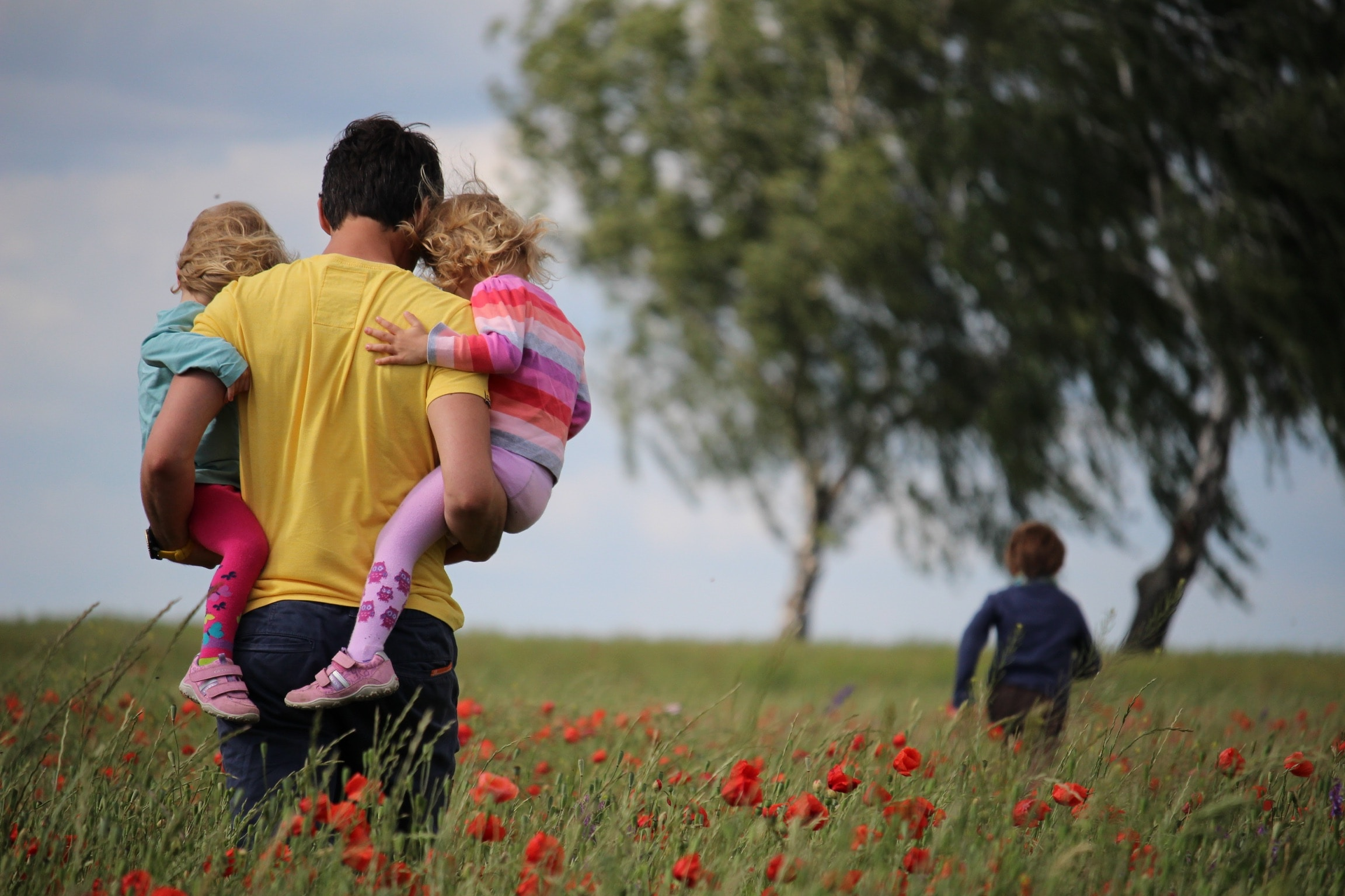 biological fathers, successful fathe spending time with kid