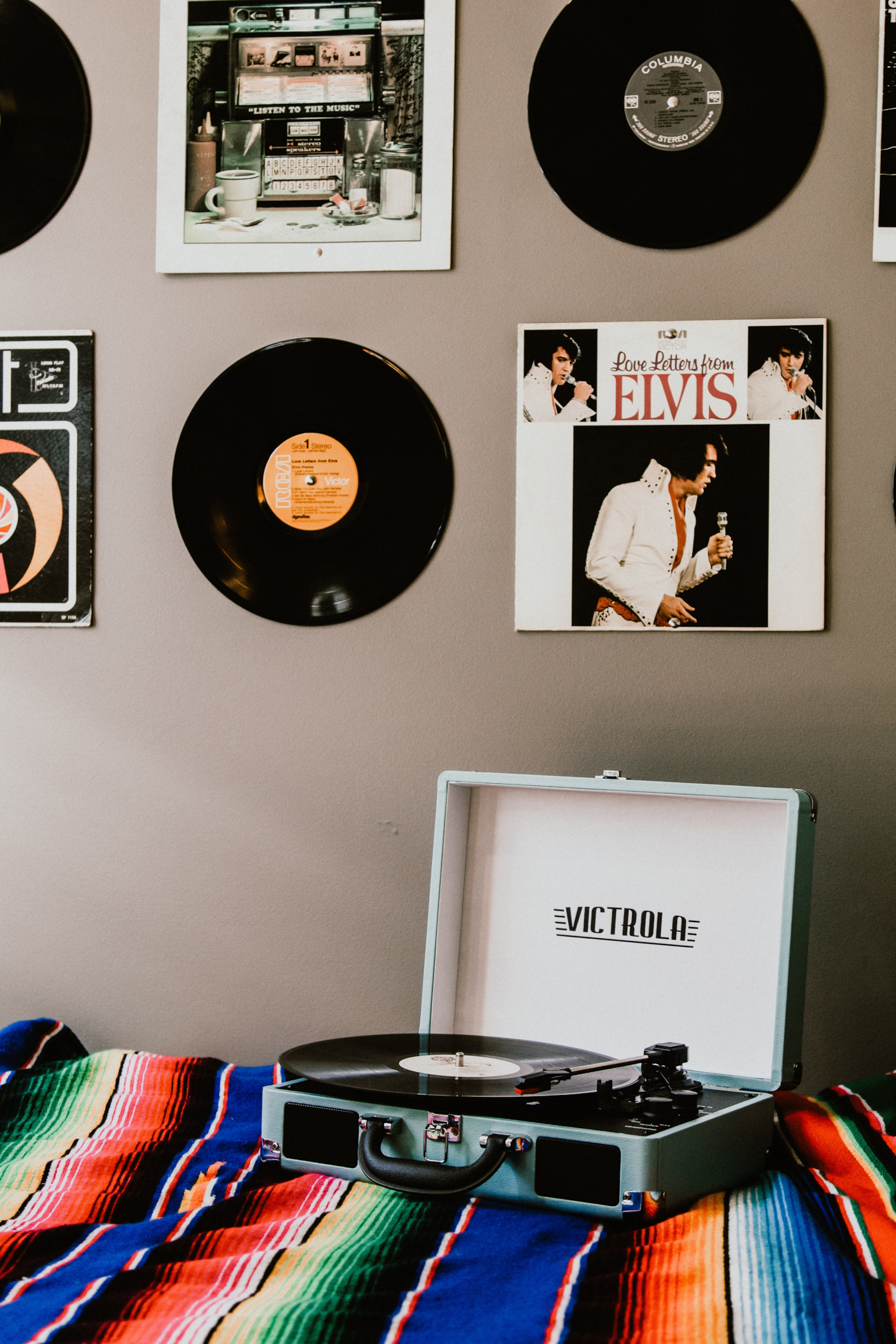 elvis presley, victrola record player