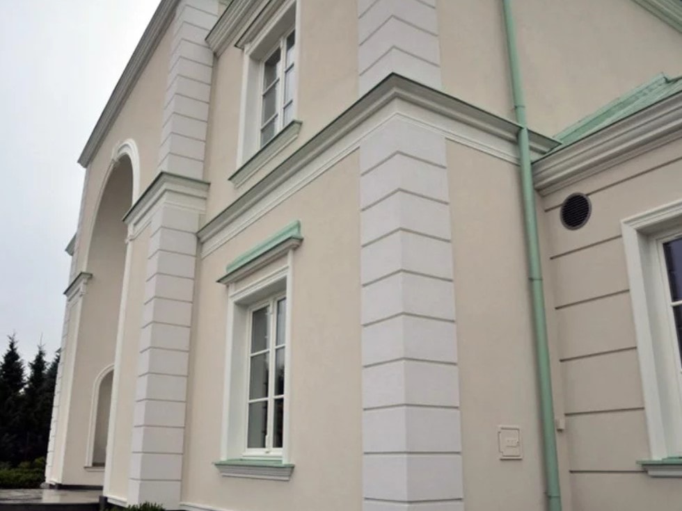 Przykład sztukaterii zewnętrznej (elewacyjnej).