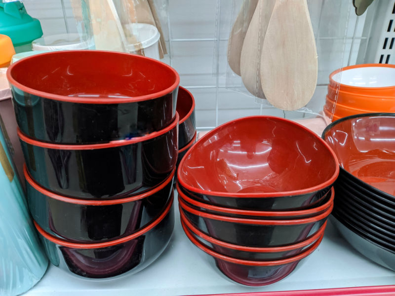 plastic bowls made of melamine