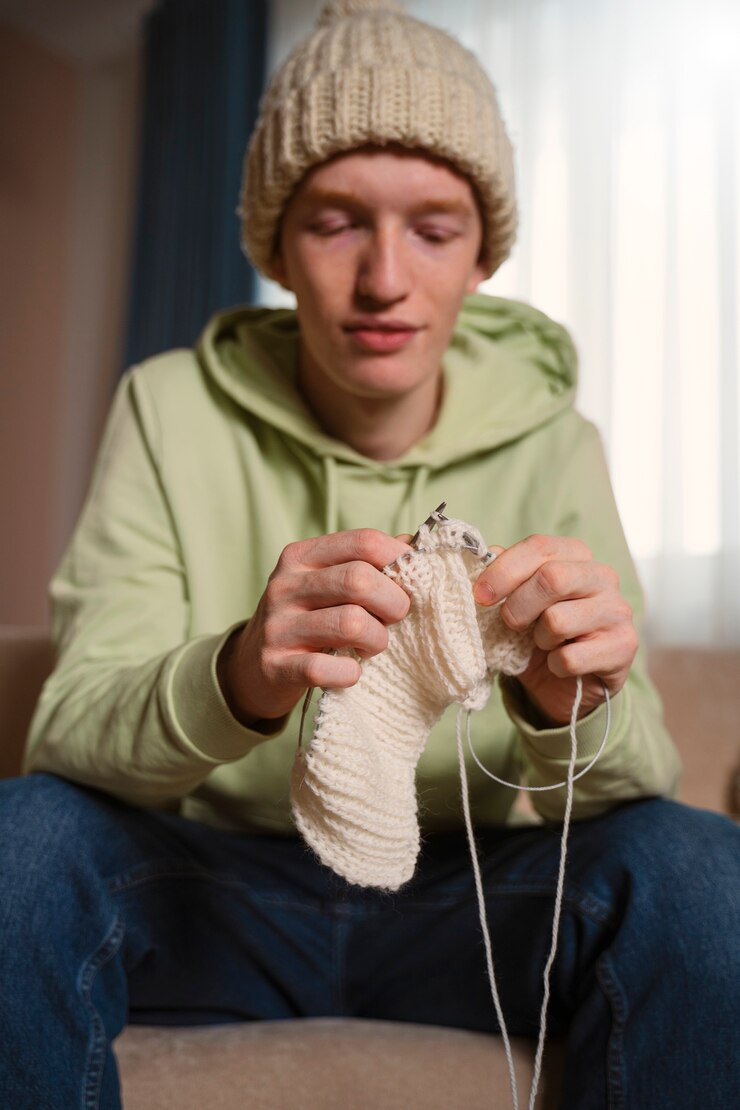 DIY tips to make own Beanies with cheap material at home.