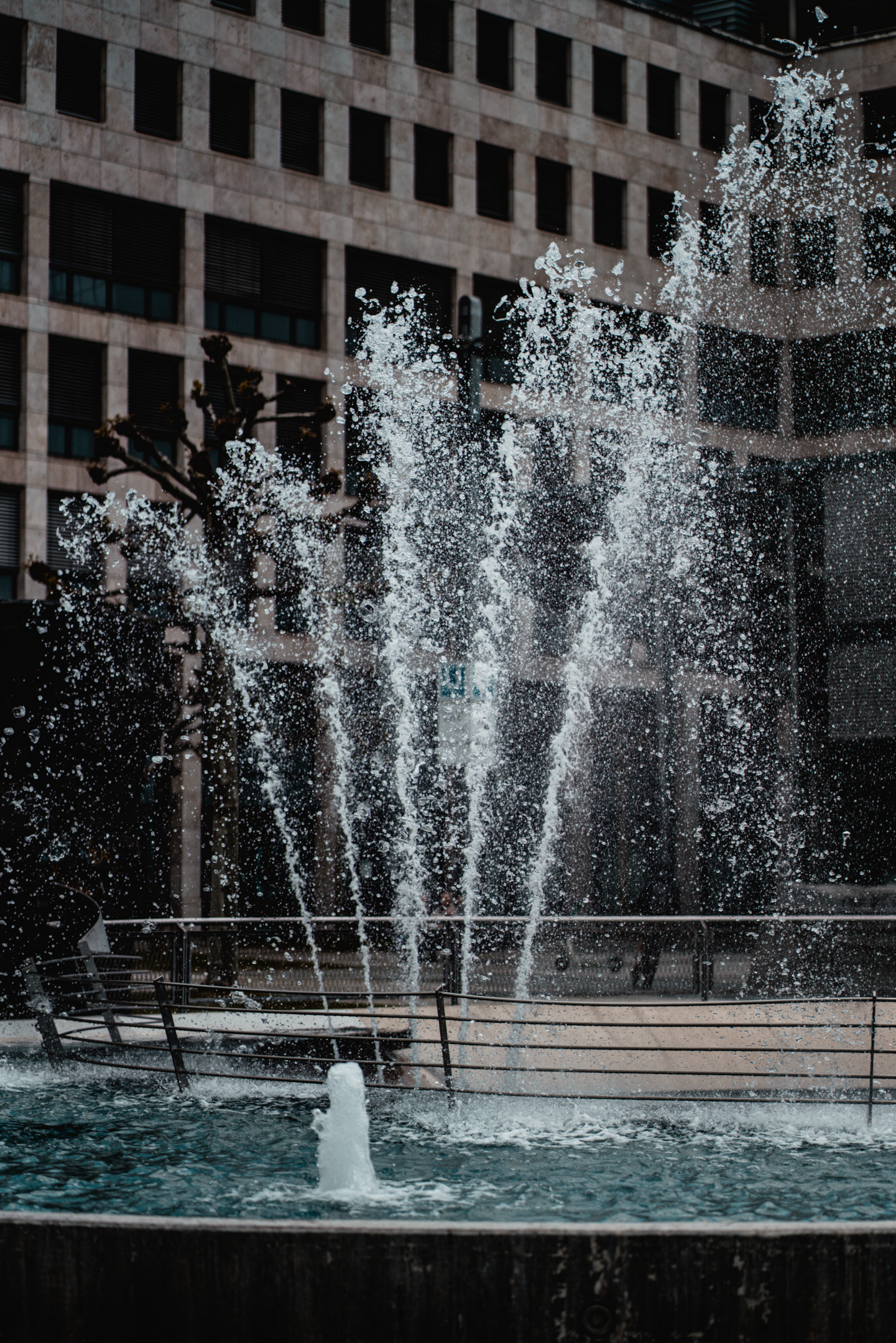 Fountain pressurized by powerful water pump