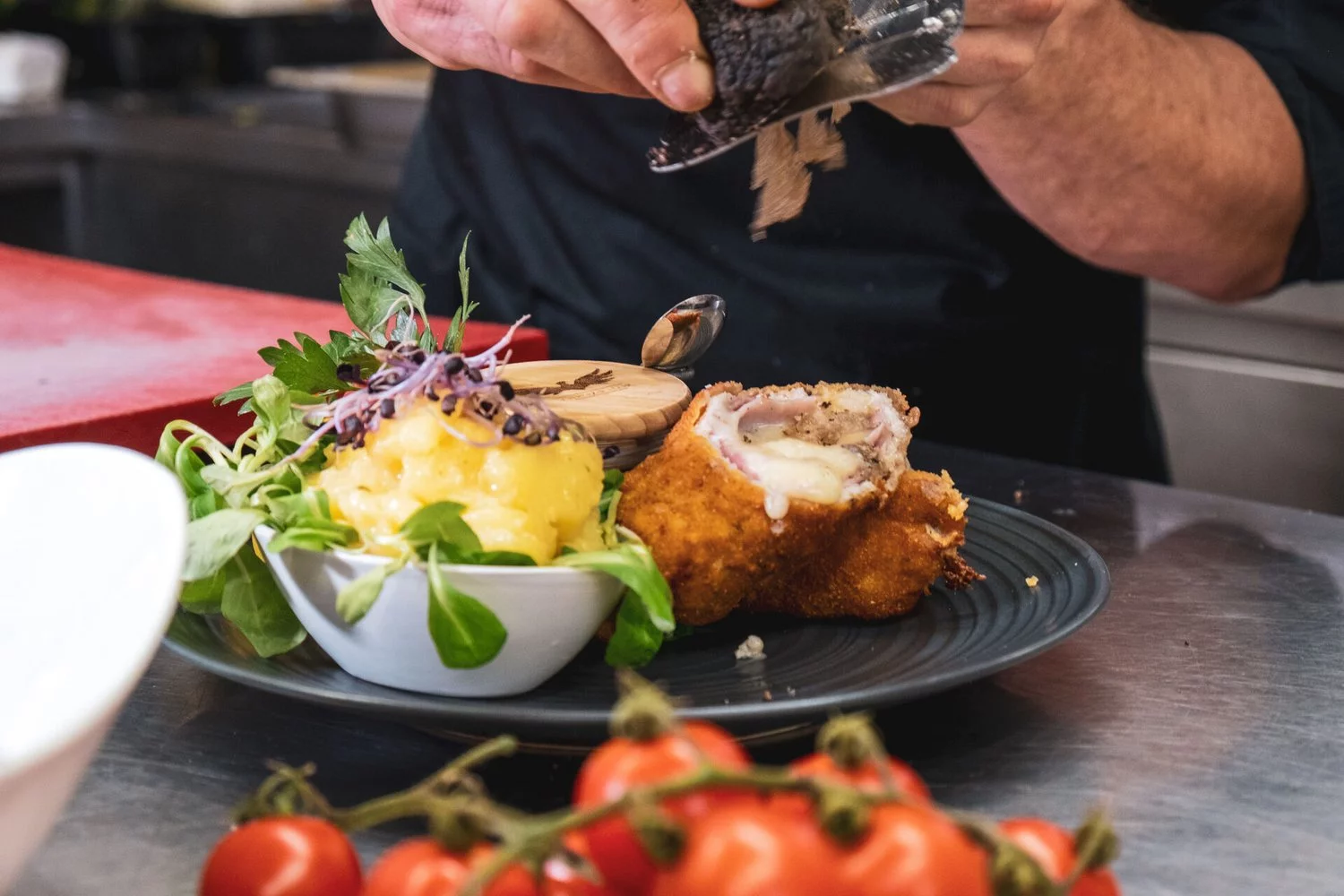 Spezialität: Backhendl 
