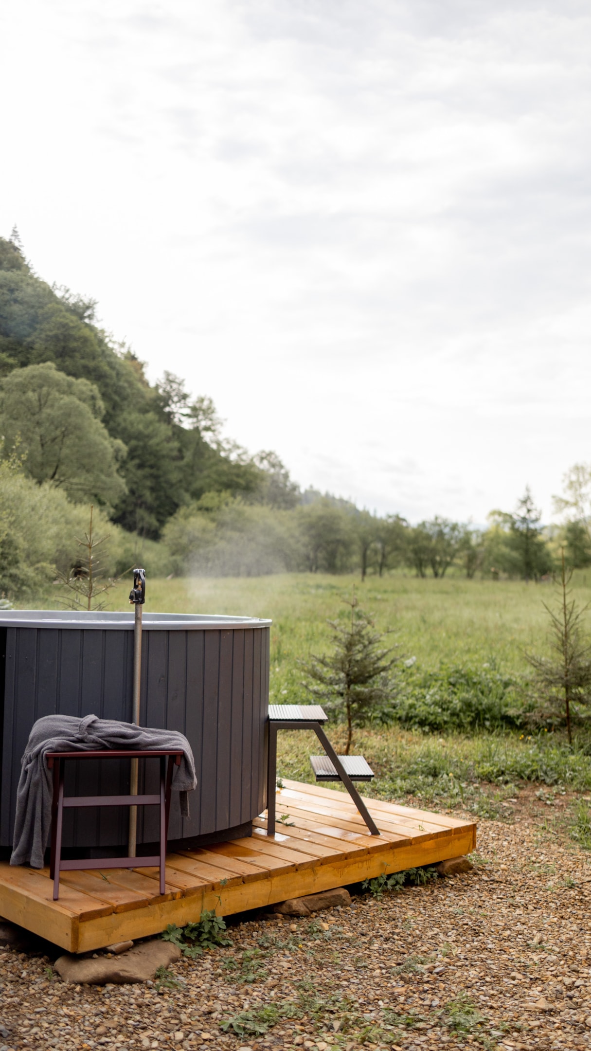 Jakie są główne różnice między tradycyjną balią ogrodową a nowoczesną wanną SPA w postaci jacuzzi?