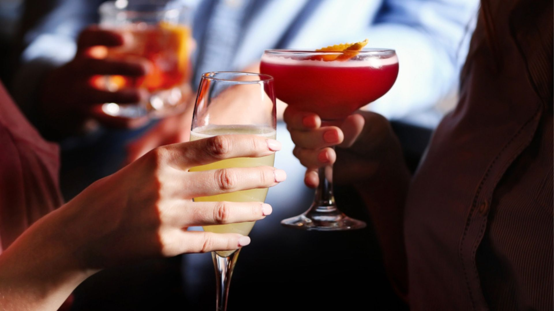 How Can Mobile Bar Hire Improve Team Building Activities? -