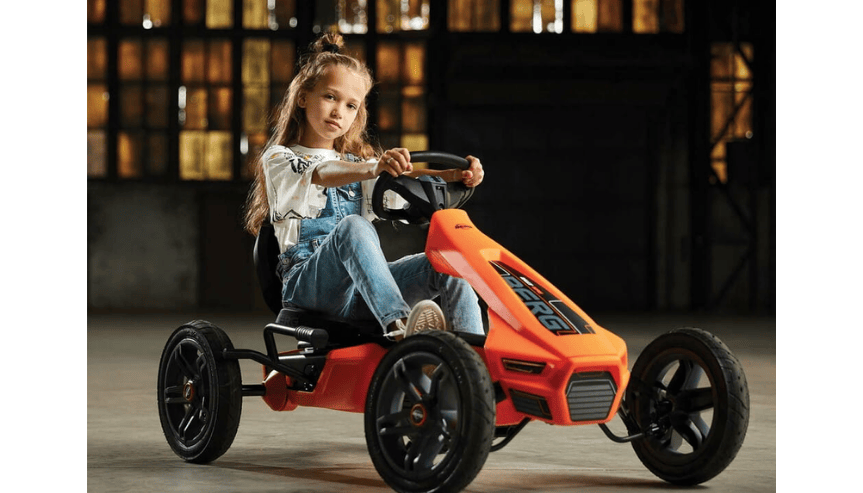 gokart jako idealny prezent dla dziecka, króre ma wszystko
