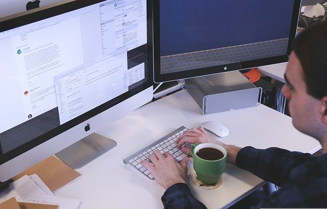 servizio di trascrizione, sbobinature, professionale, esperto, computer, preventivo