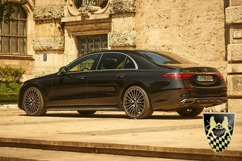 Hire a private personal driver with vehicle for sightseeing tours in munich
