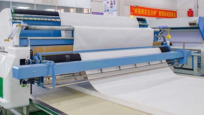 Automatic microfiber weaving machine