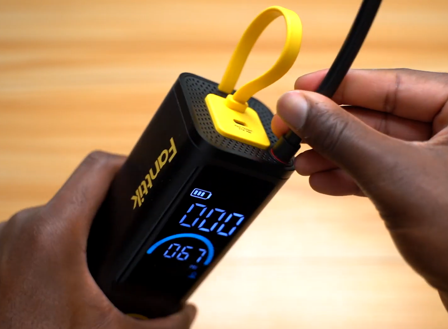 Fanttik X9 Apex portable air compressor