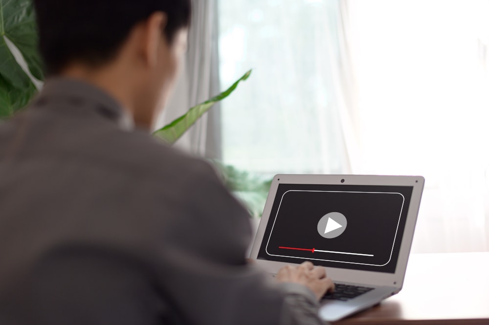 Emails with Video Made Simple [with free templates]