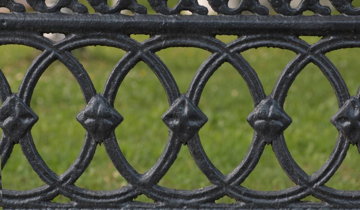 Remove rust from iron garden furniture - black iron garden railings
