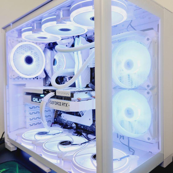 白いゲーミングPC白 RTX3080 LIANLI