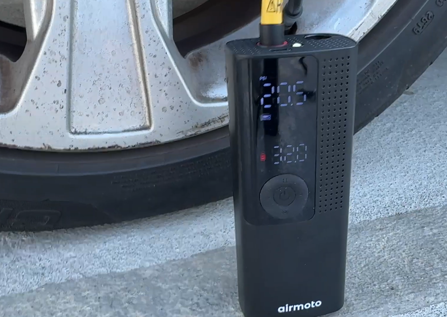 Airmoto portable tire inflator battery test
