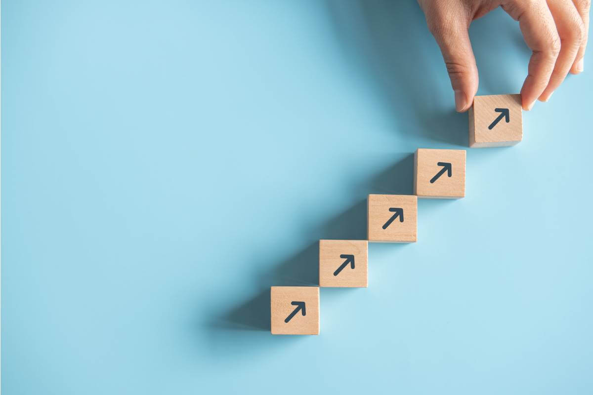 Make your company an absolute influencer marketing factory on social media with these 5 easy steps | Picking the best influencer agencies