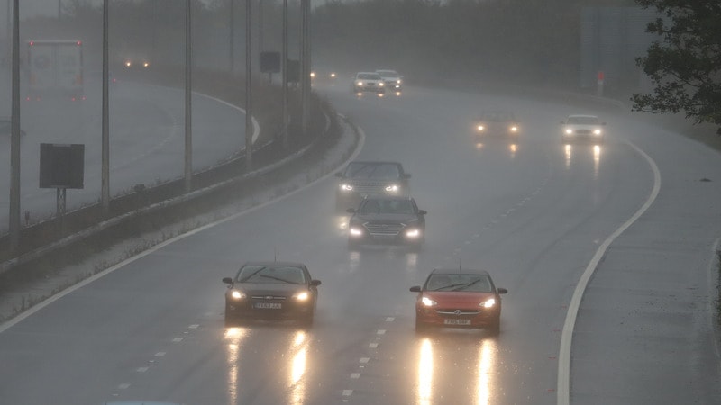 properly functional turn signal lights can ensure safe driving in low-light conditions