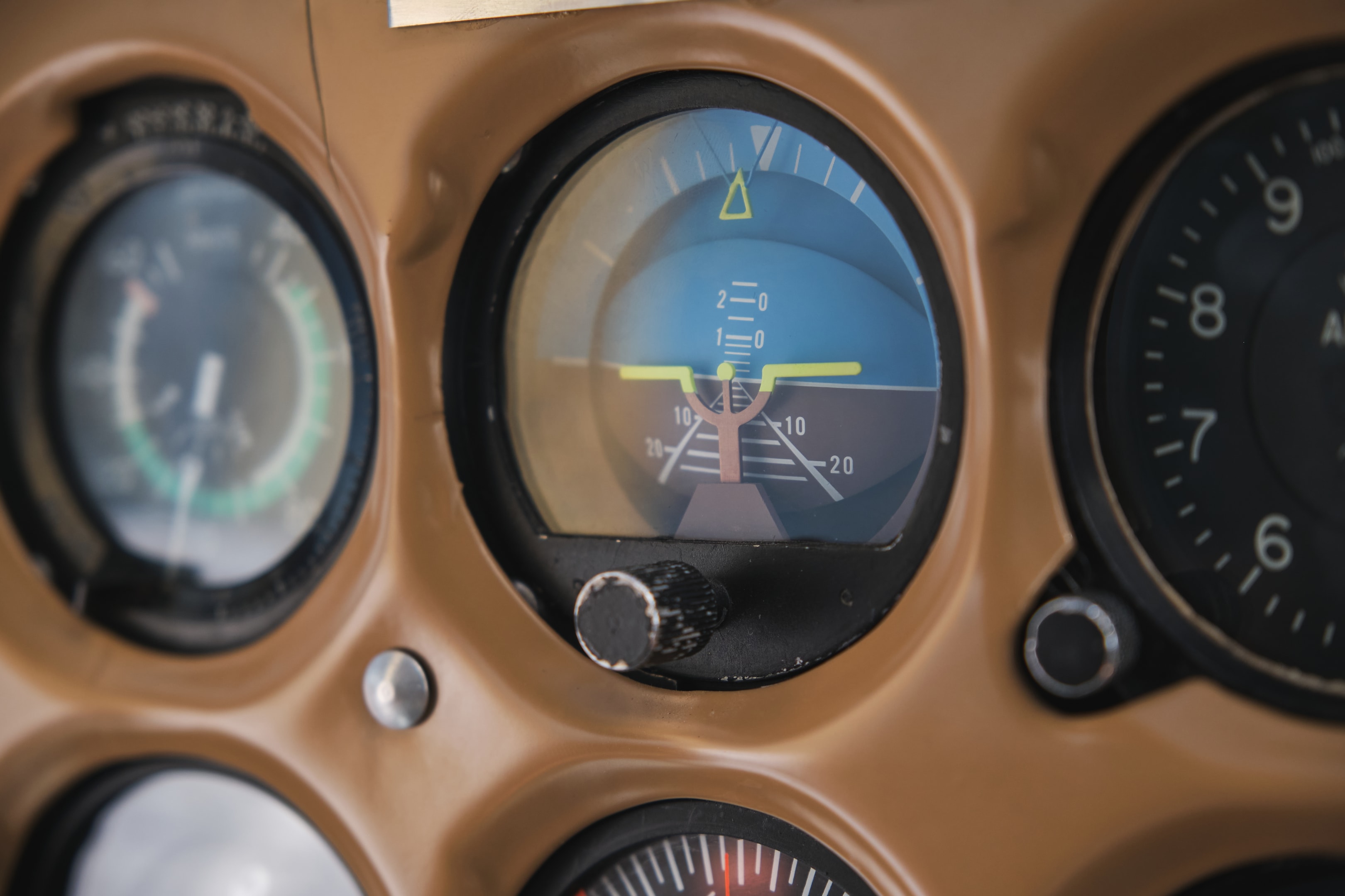 airplane cockpit altimeters