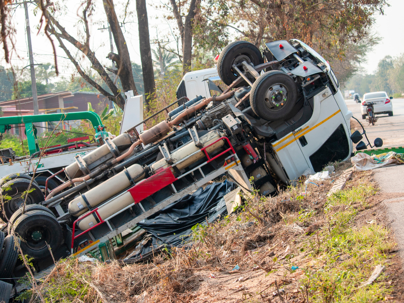 An image showing a semi truck accident in Gadsden, AL. 