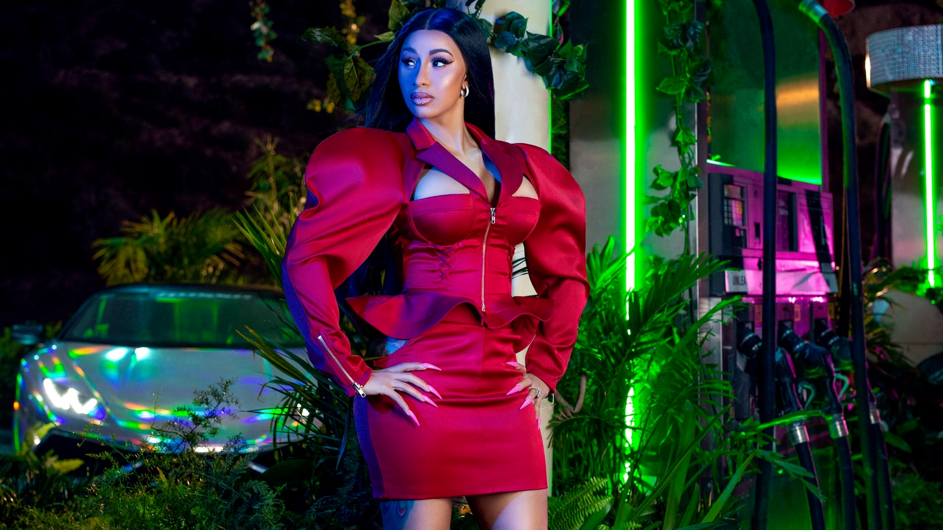 Which Celebrities Work with Fashion Nova?