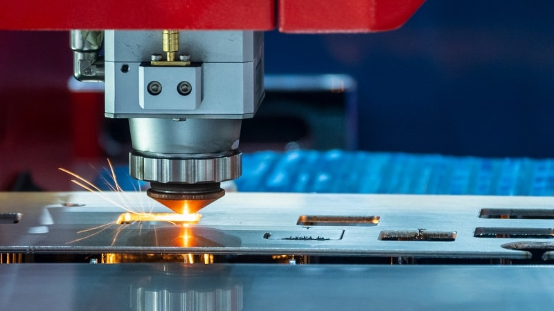 fiber laser beam using laser generator in process