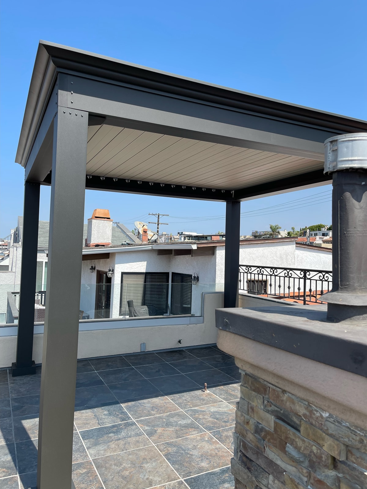 Free standing pergolas are perfect for coastal regions and are able to withstand strong winds.