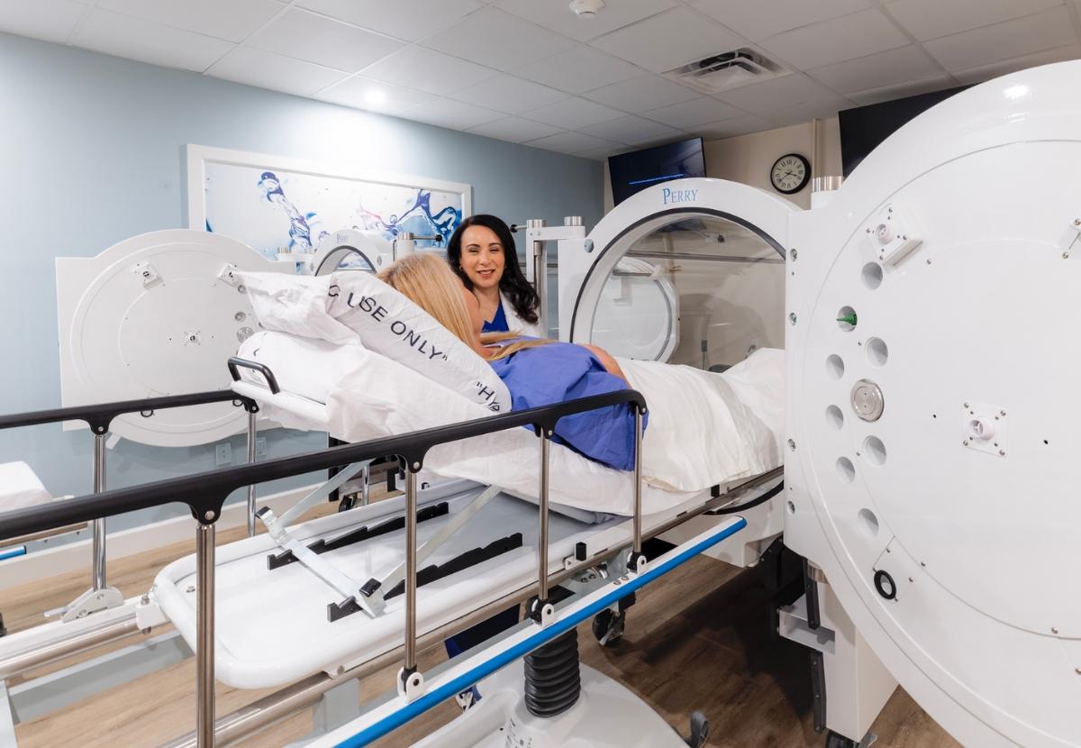 hyperbaric oxygen therapy chamber