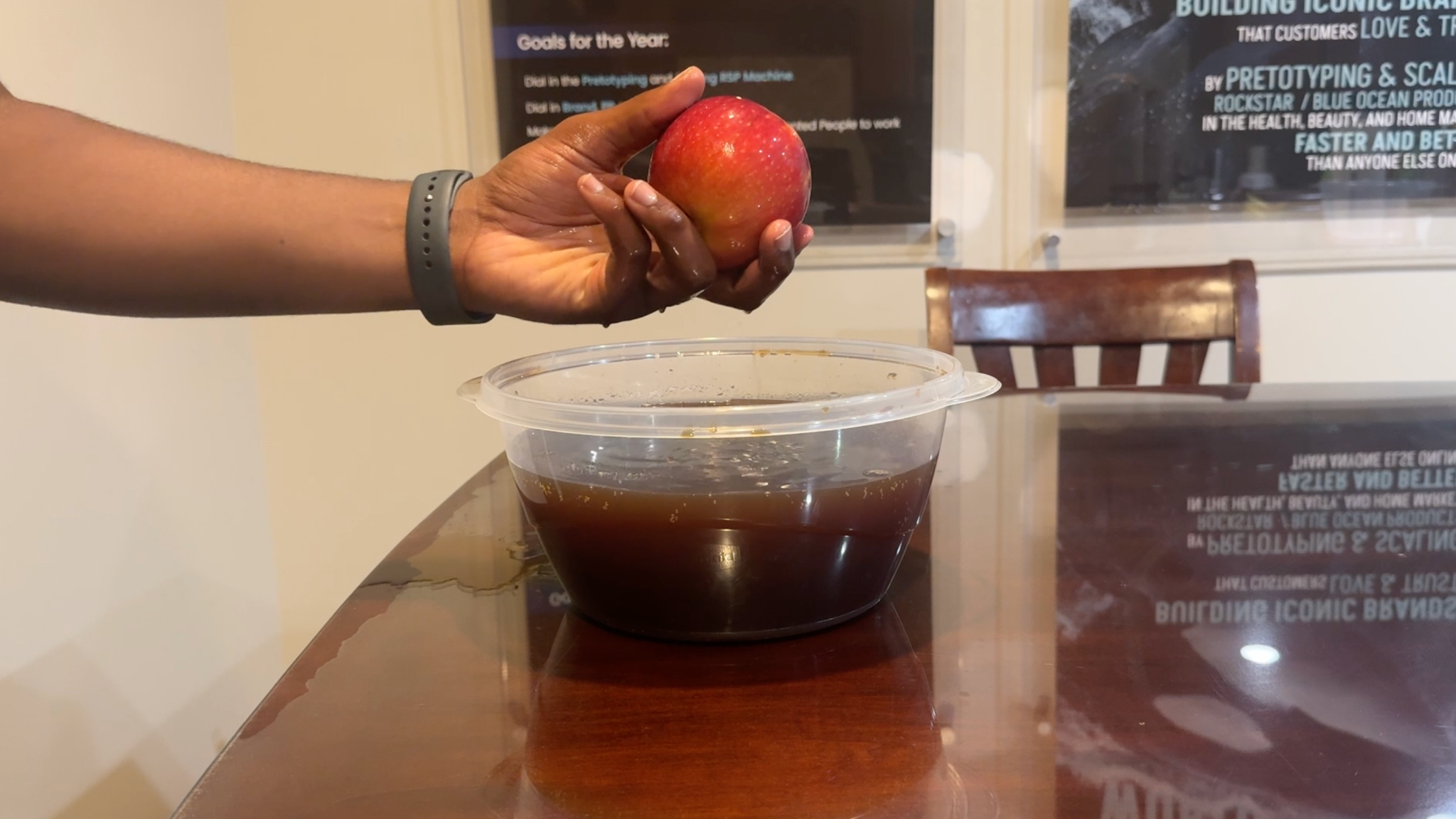 soaking apple in coffee and sparkling water