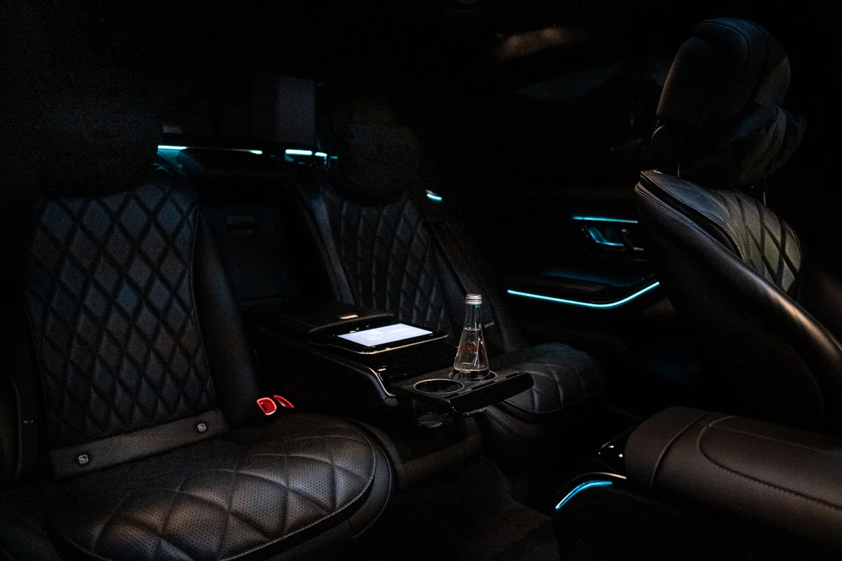 Your private chauffeur has a royally equipped car for your professional transfer, airport service or ride by the hour. These services are ideal for celebrities visiting Amsterdam or any other city in Europe for a discreet and anonymous ride. 