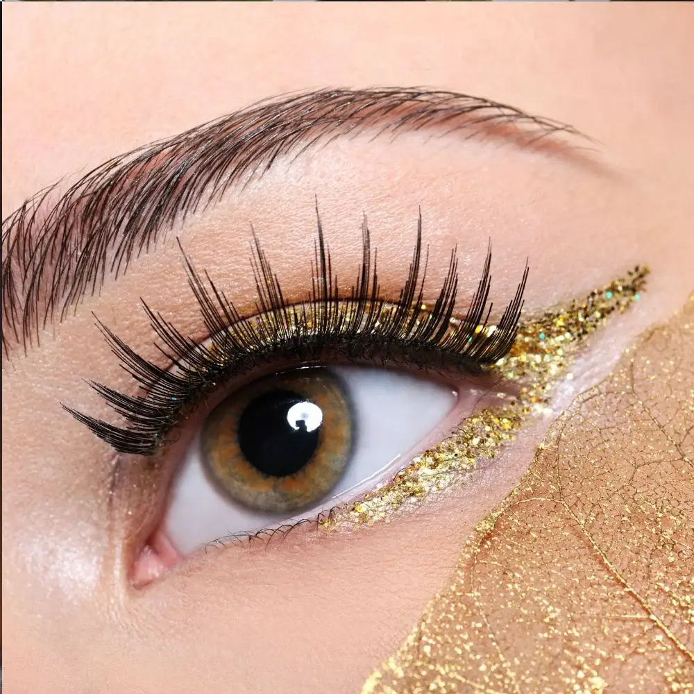 Seductive Gaze Redefined: Cat Eye Lashes to Flaunt Your Charm and Channel Inner Glamour