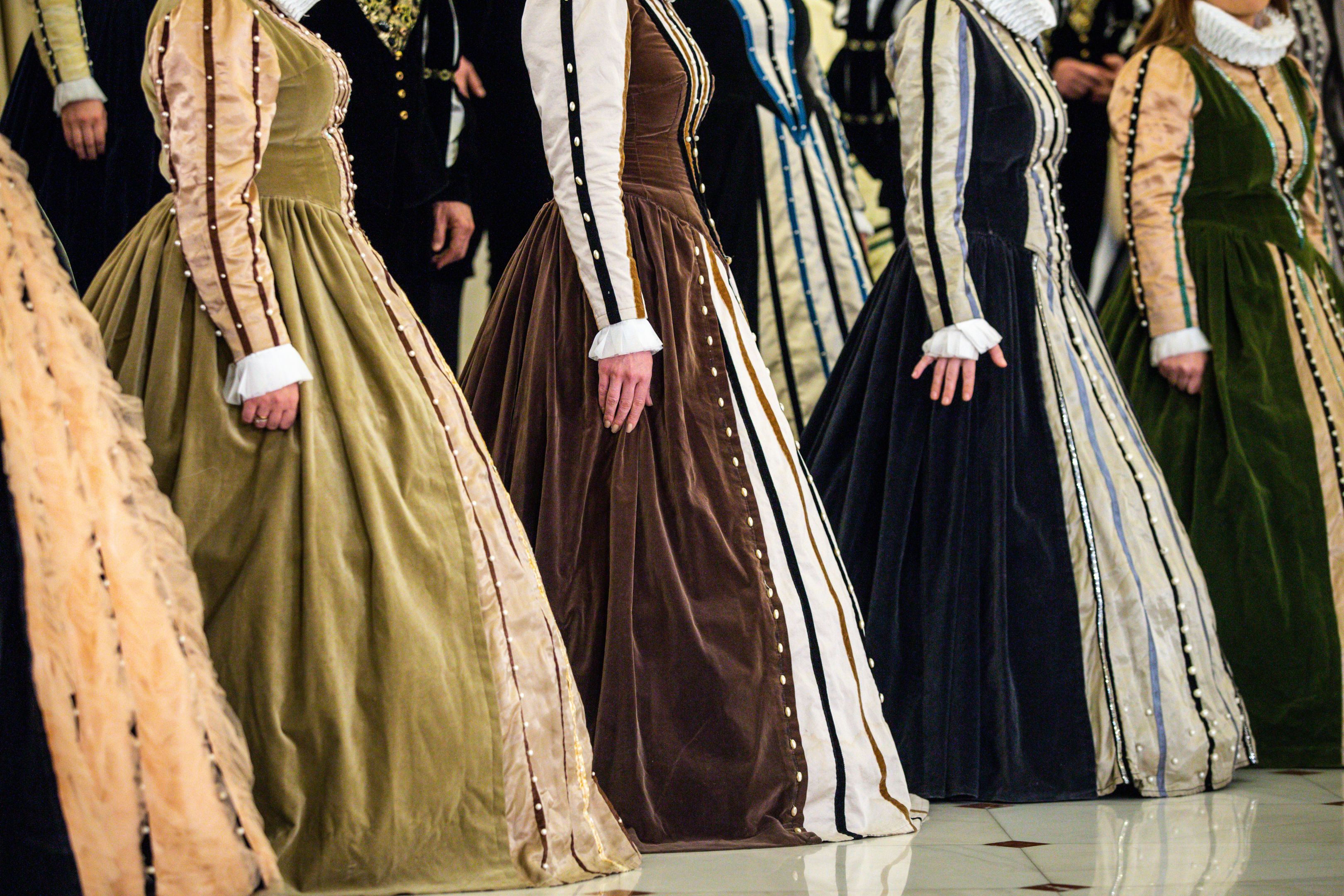 Wedding Dresses Until the 1800s