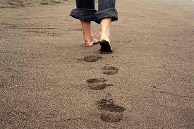 DREAM ABOUT WALKING BAREFOOT - What does it mean? - Evangelist