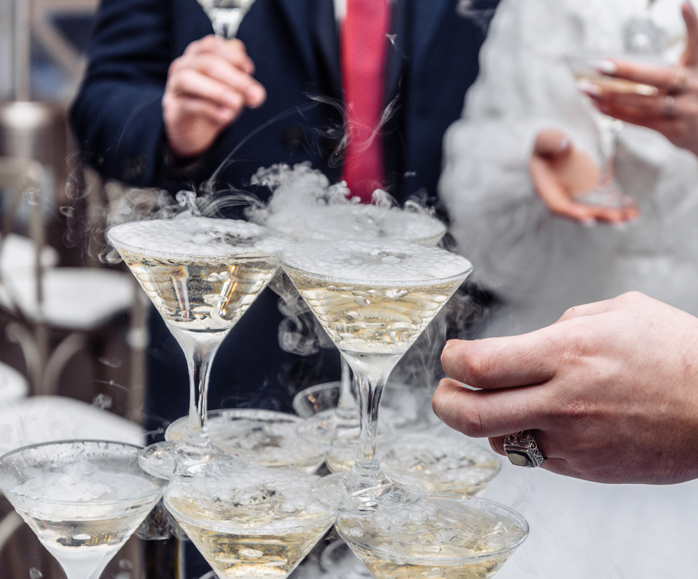 How Much Does Wedding Mobile Bar Hire Cost in London? -