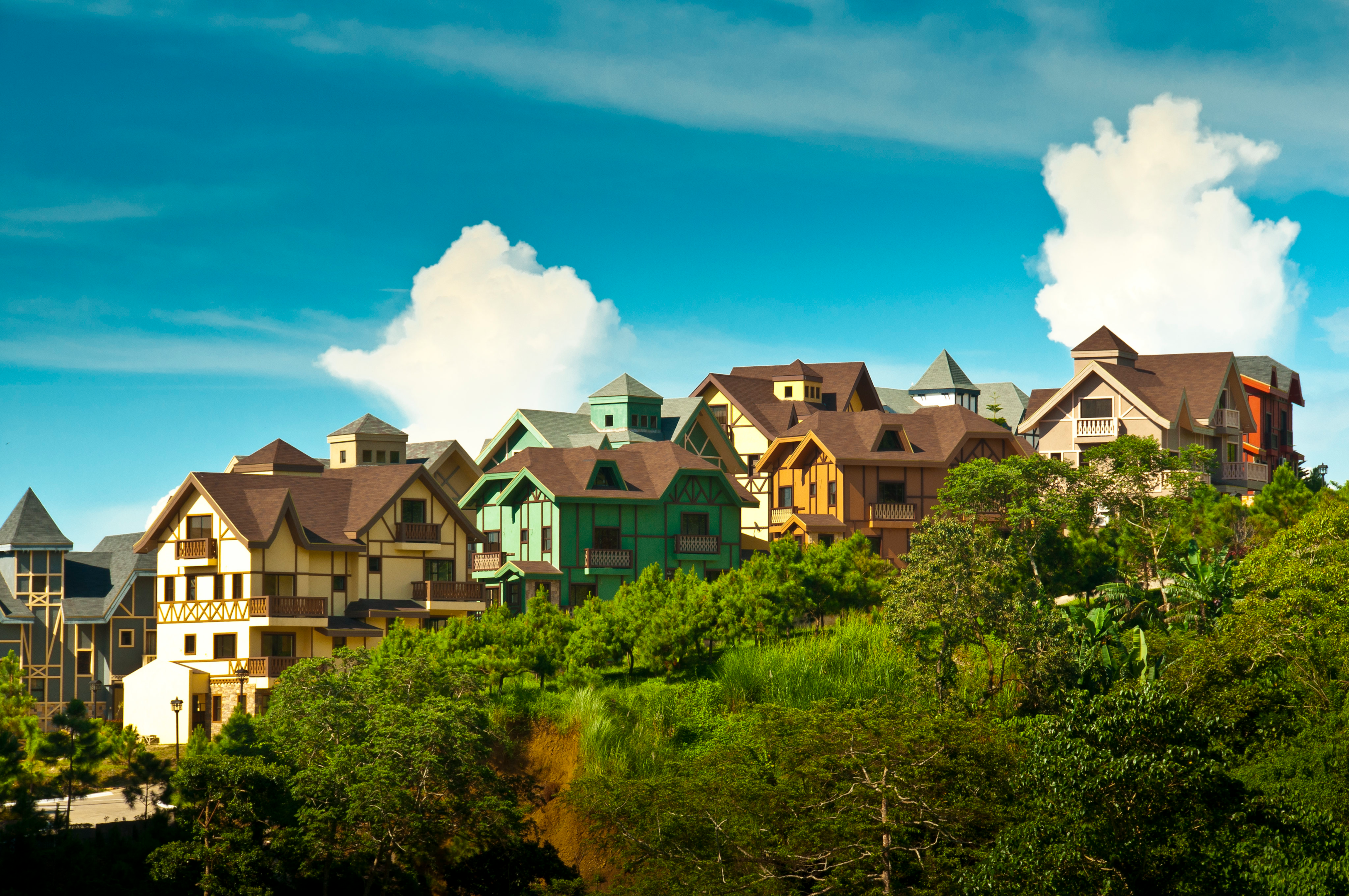Luxury homes and luxury condo in Crosswinds Tagaytay are popular for staycations